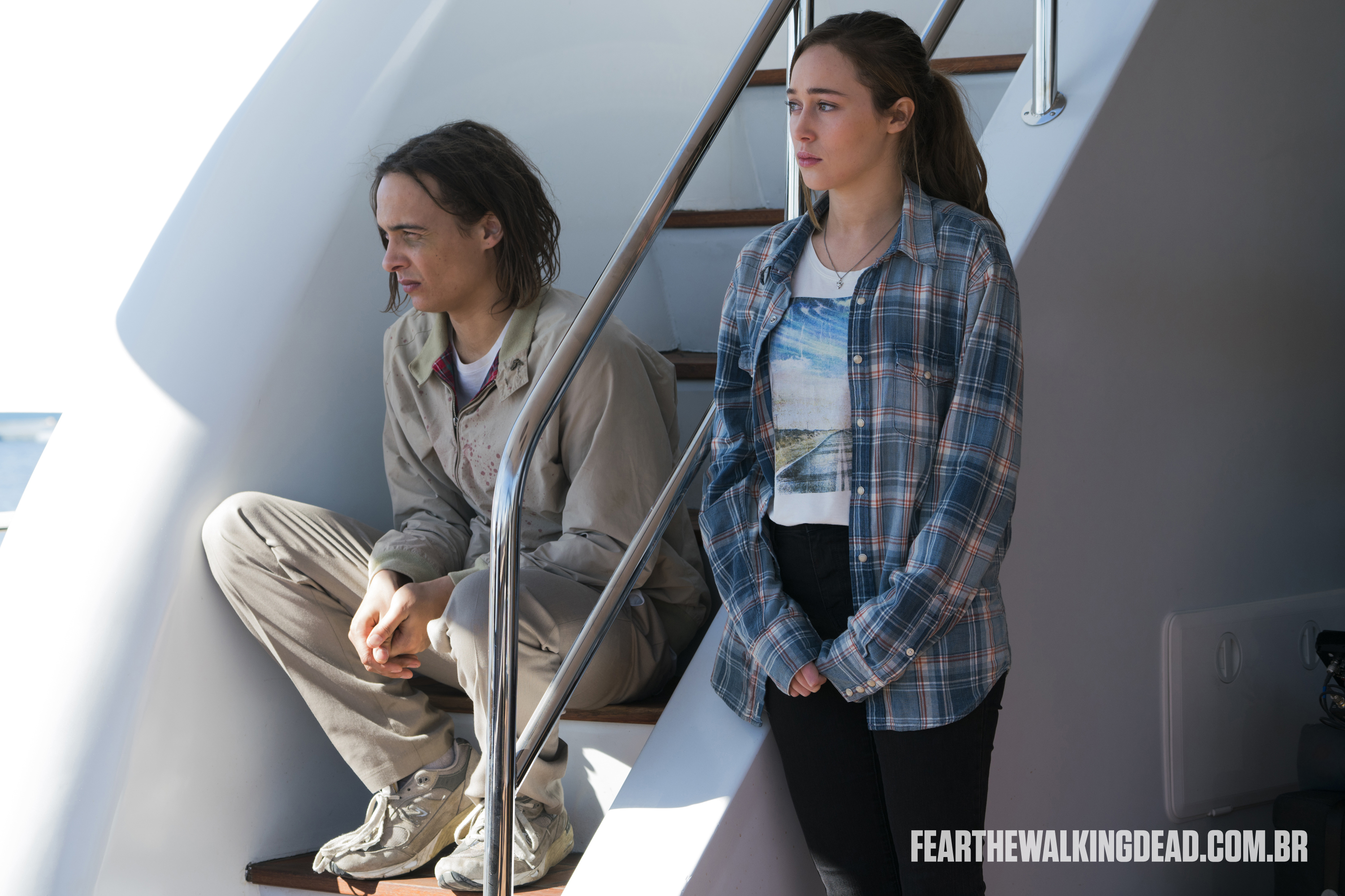 Nick Clark e Alicia Clark - Fear the Walking Dead S02E01 - "No Safe Harbor"