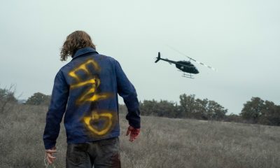 Imagem do episódio final da 6ª temporada de Fear the Walking Dead mostrando um walker seguindo o helicóptero